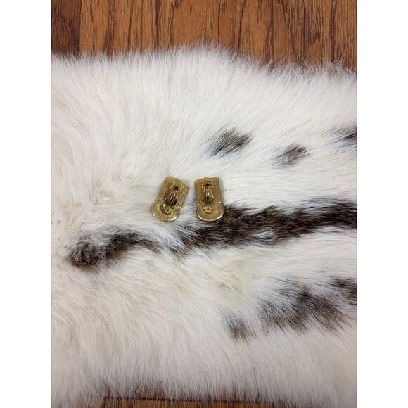 B48 Carolee Clip On Earrings Vintage Gold Tone Faux Lapis Cabochon Statement - Picture 3 of 7